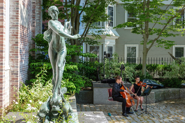 Walking Tour Public Sculpture of Gloucester